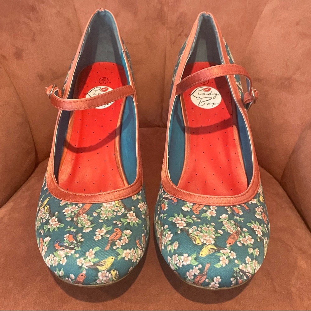 Lady Bop pinup shoes with birds size 9